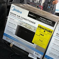 Brand new Midea AC 5000 Btu