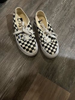 Size 6 women’s vans