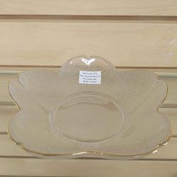 Star Shaped Glass plate - $4.99 ( NEW ) transparent  & gold. Dinnerware, Decorative, Etc...