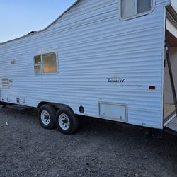 2000 Toy Hauler 18'