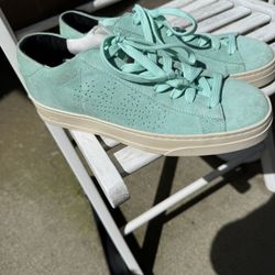 P448 Mint Green Unisex Sneakers - Size 38 - Like New 