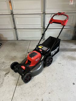 New Milwaukee M18 FUEL Brushless 21" Walk Behind Self-Propelled Mower (Battery Not Included)