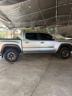2022 Toyota Tacoma TRD-Off Road wheels and tires