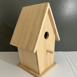 NEW 8.75” ArtMinds Birdhouse 🐧