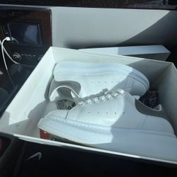 Alexander Mcqueens White Sliver 