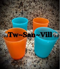 TUPPERWARE KIDS MINI TUMBLERS  TOYS  SET