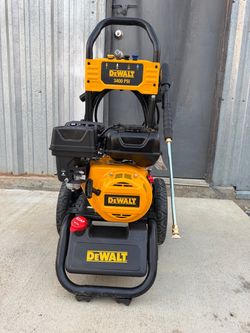 Dewalt 3400 psi 2.5 GPM pressure washer
