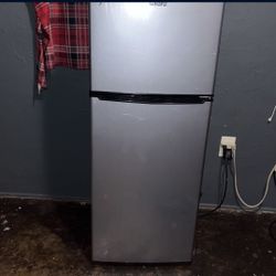 Mini Fridge With Freezer (OBO)