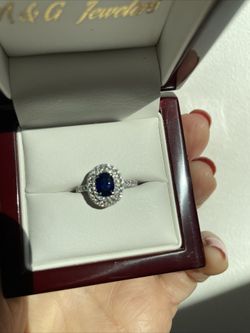 18K White Gold Sapphire Ring 