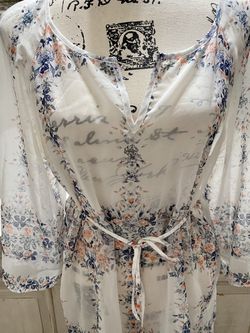 Jessica Simpson Maternity Sheer Top Size Small 