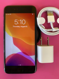 Factory unlocked apple iphone 8, store warranty