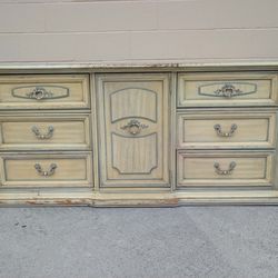 Vintage dresser