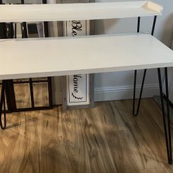 White Retro Desk With Riser