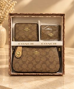 Coach Signature 3-Piece Gift Set