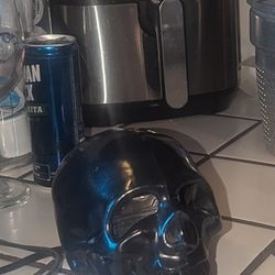 SKULL W FLASHING STROBE LIGHT 