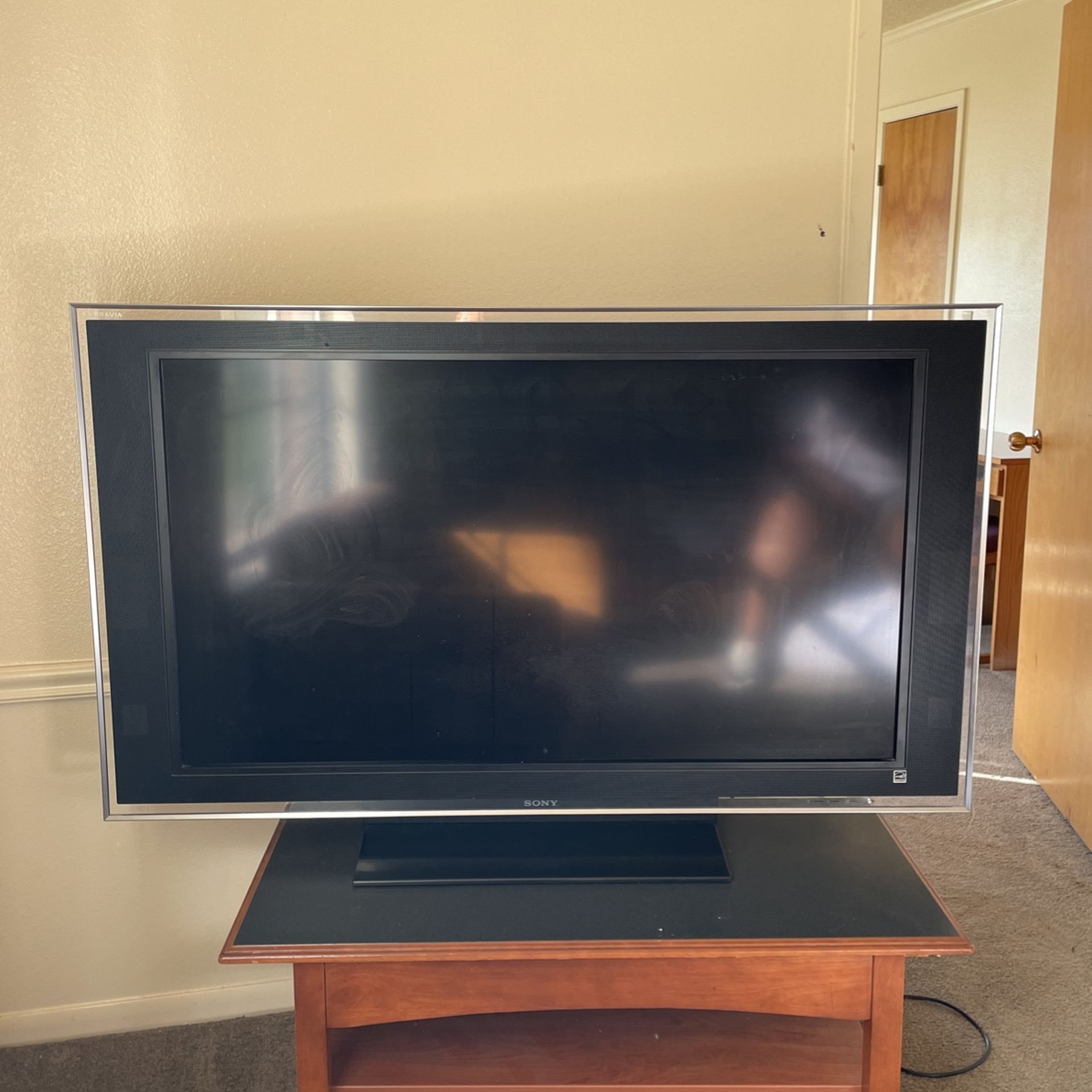 52 Inch TV Sony BRAVIA XBR4 