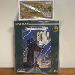 Mezco Batman mint sealed new with accessory pack