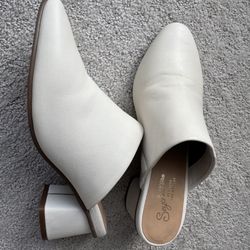 Women white shoes size 6.5