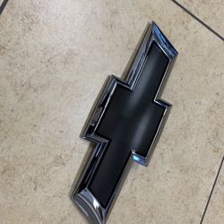 2020/2025 SILVERADO 2500 BLACK EMBLEM 