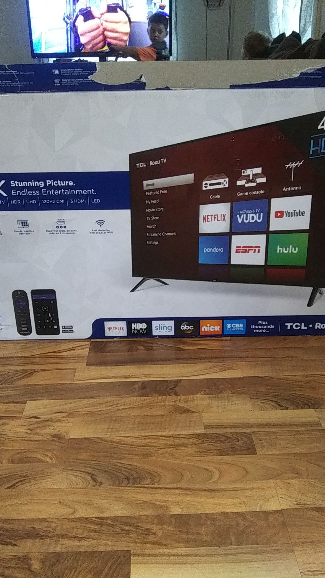 43 inch TV TCL Roku TV
