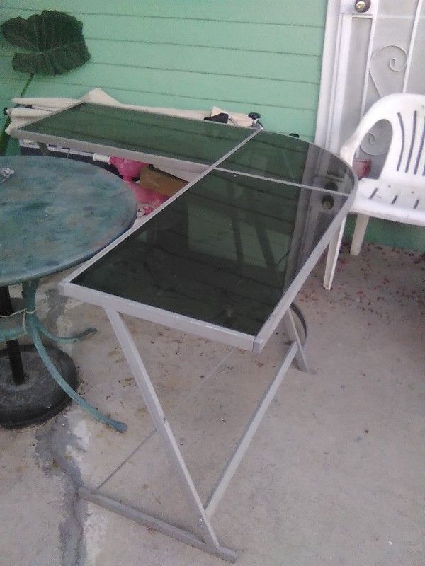 Nice Glass Corner Table