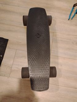 SoFlow Lou 3.0 electric skateboard (needs remote and charger)