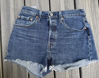 Women’s Levi Shorts 