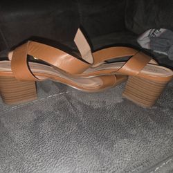 Size 9 brown  top moda