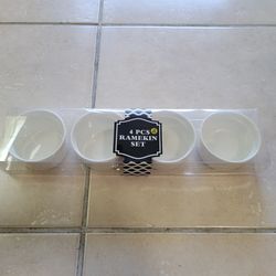 A new 4-piece set of ceramic ramekins