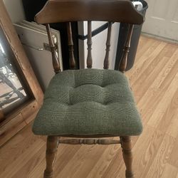 Cute Wood Chair!