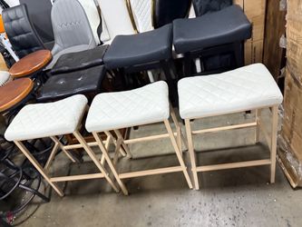 3 barstools new