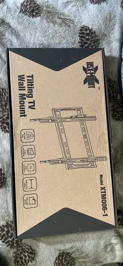 Tilting TV wall mount