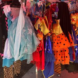 Costumes 