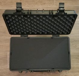 Large Hard Rolling Camera Case - Black