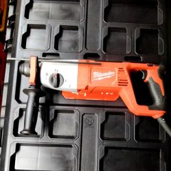 Milwaukee 8 amps 1 in. Corded SDS-Plus Rotary Hammer Drill
