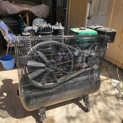 Air Compressor Like New Large 30 gal