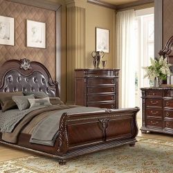 "CLEARANCE 7 Piece Bedroom Set QUEEN/KING
"