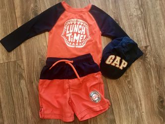 2t bathing suit set with hat like new!