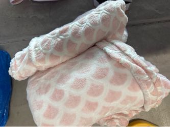 6 mermaid blankets