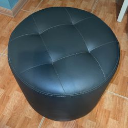 OTTOMAN (SPINS ON BASE)