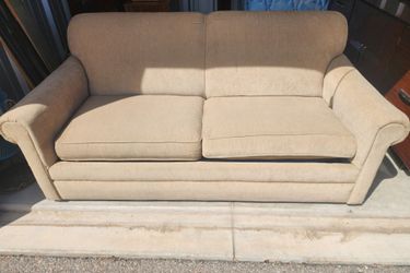 Loveseat hide-a-bed