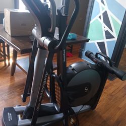 Used Life Fitness CLSX Integrity Series Crosstrainer