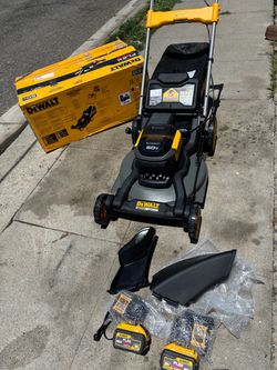DeWalt 60V Cordless Self-Propelled Lawn Mower