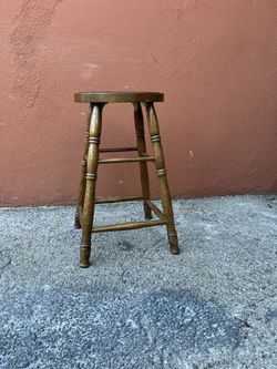 Vintage Solid Wood Stool – 25.5” Tall – 13” Seat – Rustic Farmhouse Style  ⸻  DESCRIPTION:  Sturdy vintage wooden stool with a 13-inch round seat and 