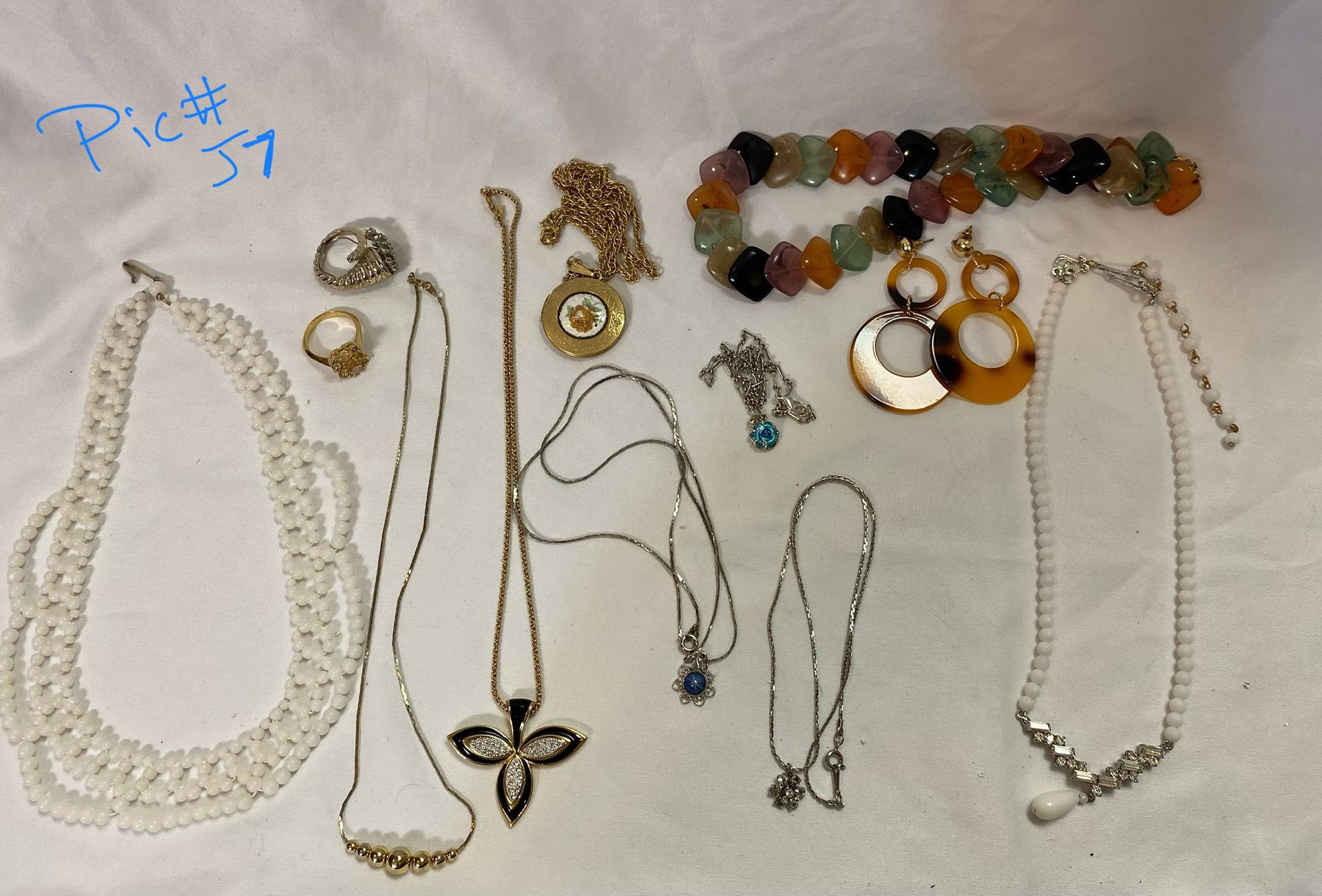 Vintage avon and other miscellaneous jewelry 