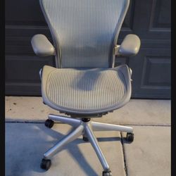 Herman Miller Aeron Chair