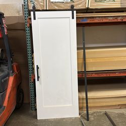 Barn door with hardware (2’8”x6’8”)