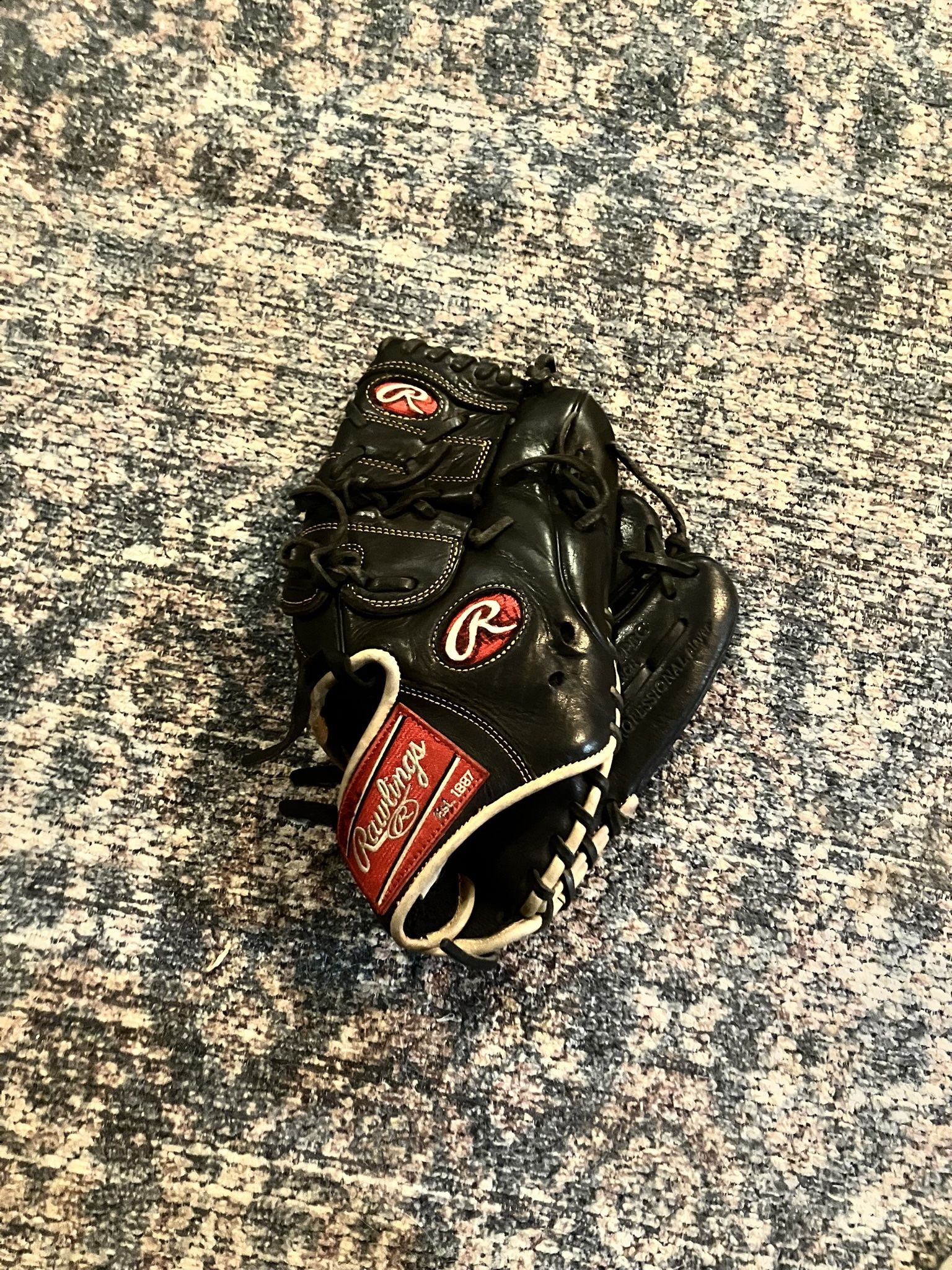 Rawlings Baseball Glove