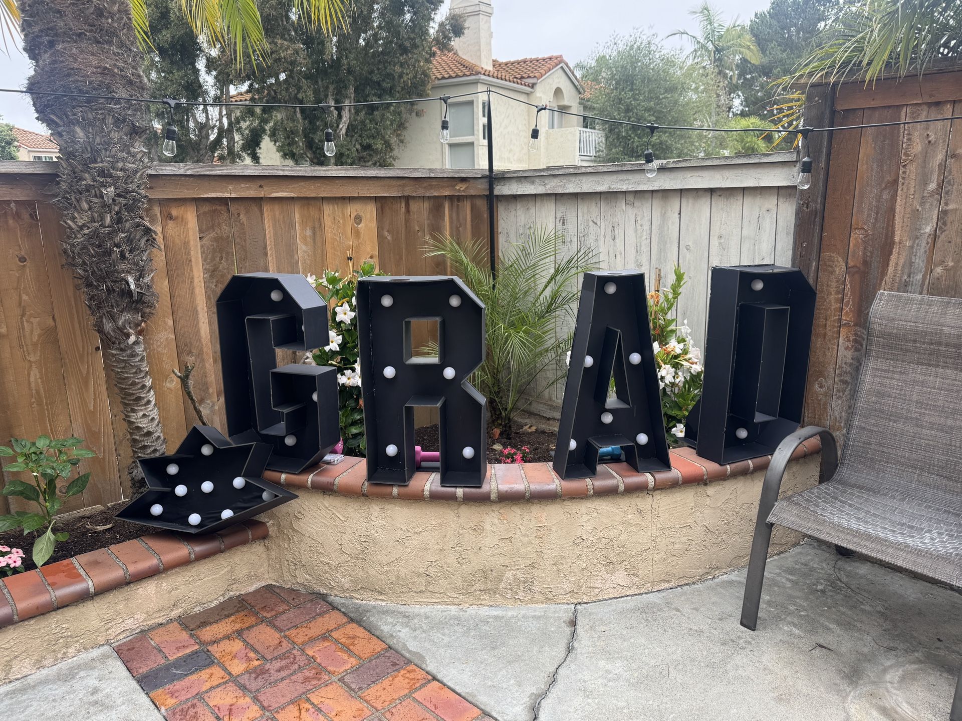 GRAD Light Up Sign