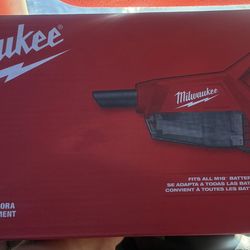 BRAND NEW MILWAUKEE VACUUM